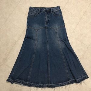 Maxi denim flowy skirt size XS